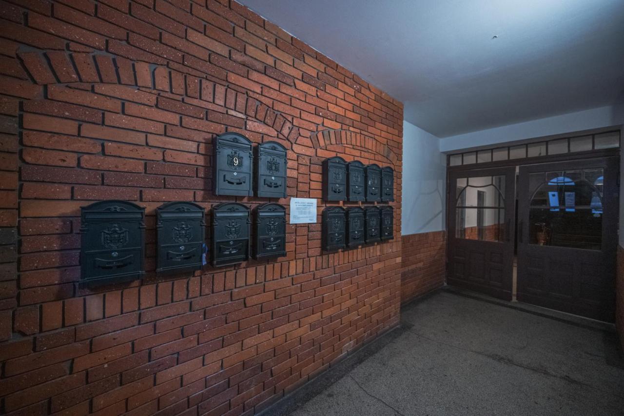 Spacious Apart ~ 150M Main Square ~ Self Check-In 24H - Wroclaw — Photos 1
